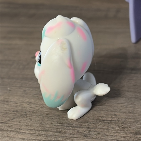 PRE OWNED HASBRO Littlest Pet Shop - Purple Camping Tent & Snow Bunny Rabbit - Picture 4 of 15